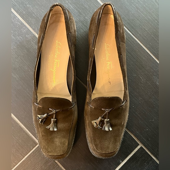Ladies Suede Ferragamo Loafers - Picture 4 of 6